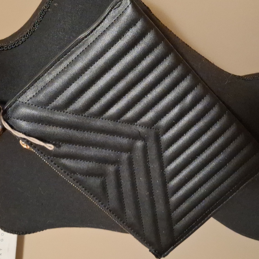 5/$25- NWOT New Day Black Quilted Clutch Bag - Picture 2 of 3